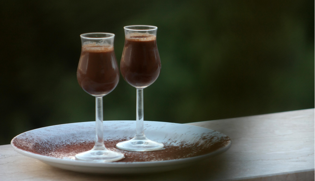 Thumbnail for Cóctel de chocolate caliente y ron