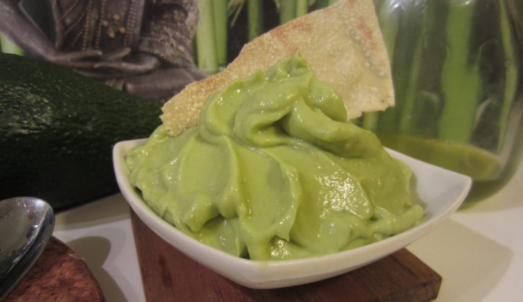 Mayonesa de aguacate vegana