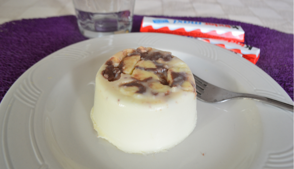 Panna cotta con chocolate kinder