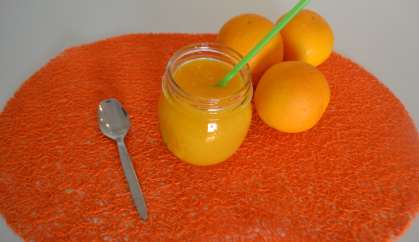 batido de naranja mango y jengibre proceso fino foto