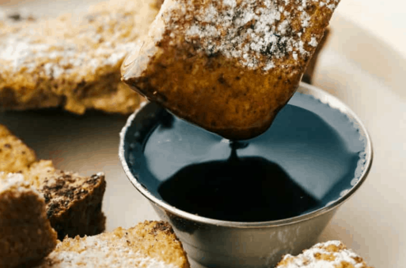 Palitos de tostadas francesas con freidora casera