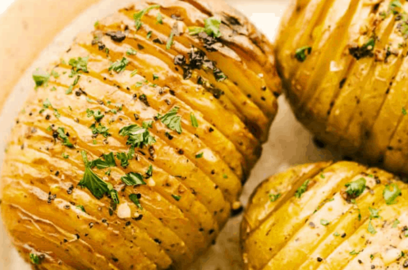 Air Fryer Ajo Mantequilla Papas Hasselback